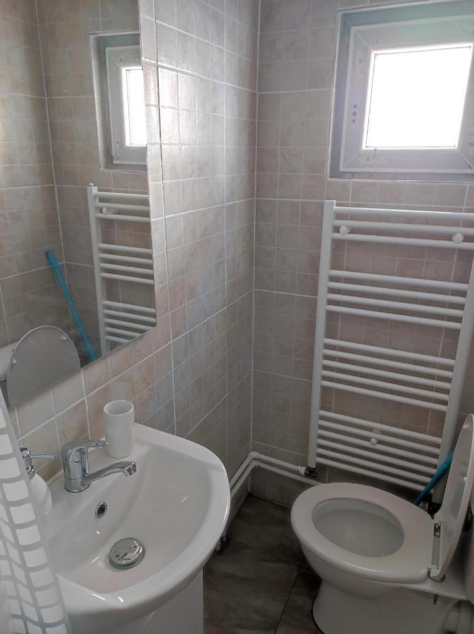 The Little White House Apartment Sibiu Exterior photo