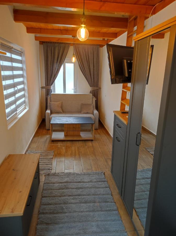 The Little White House Apartment Sibiu Exterior photo